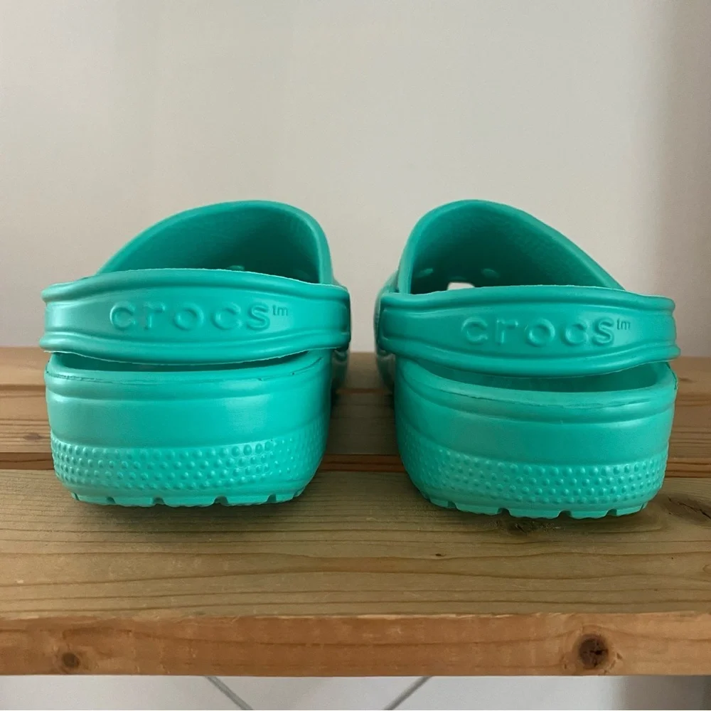 CROCS Kids' Classic Clog Sea Foam Green J3 - Picture 9 of 12